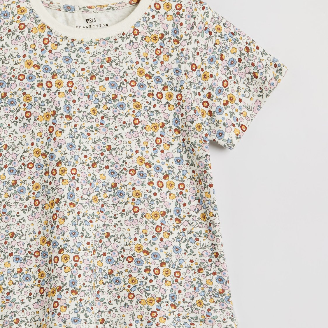Juniors Floral Print T-shirt with Short Sleeves