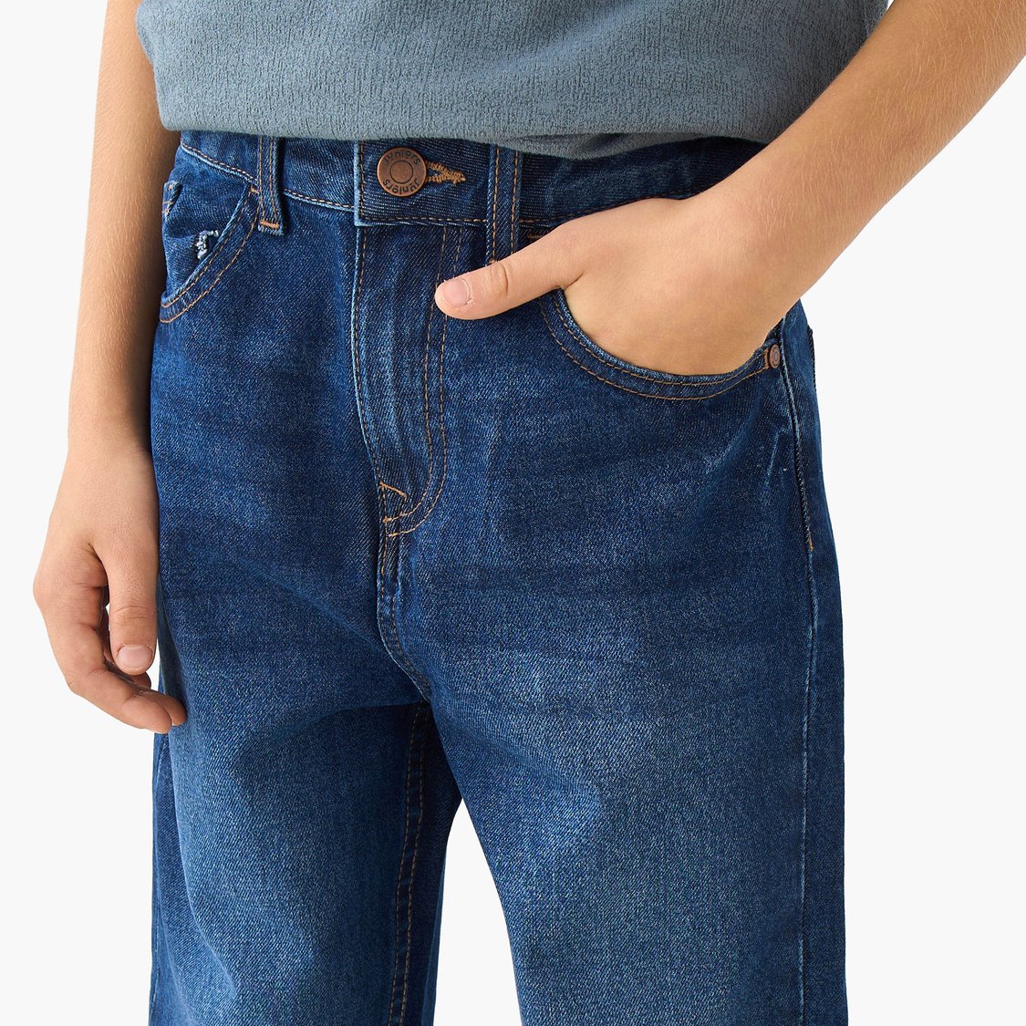 Juniors Washed Straight Fit Jeans