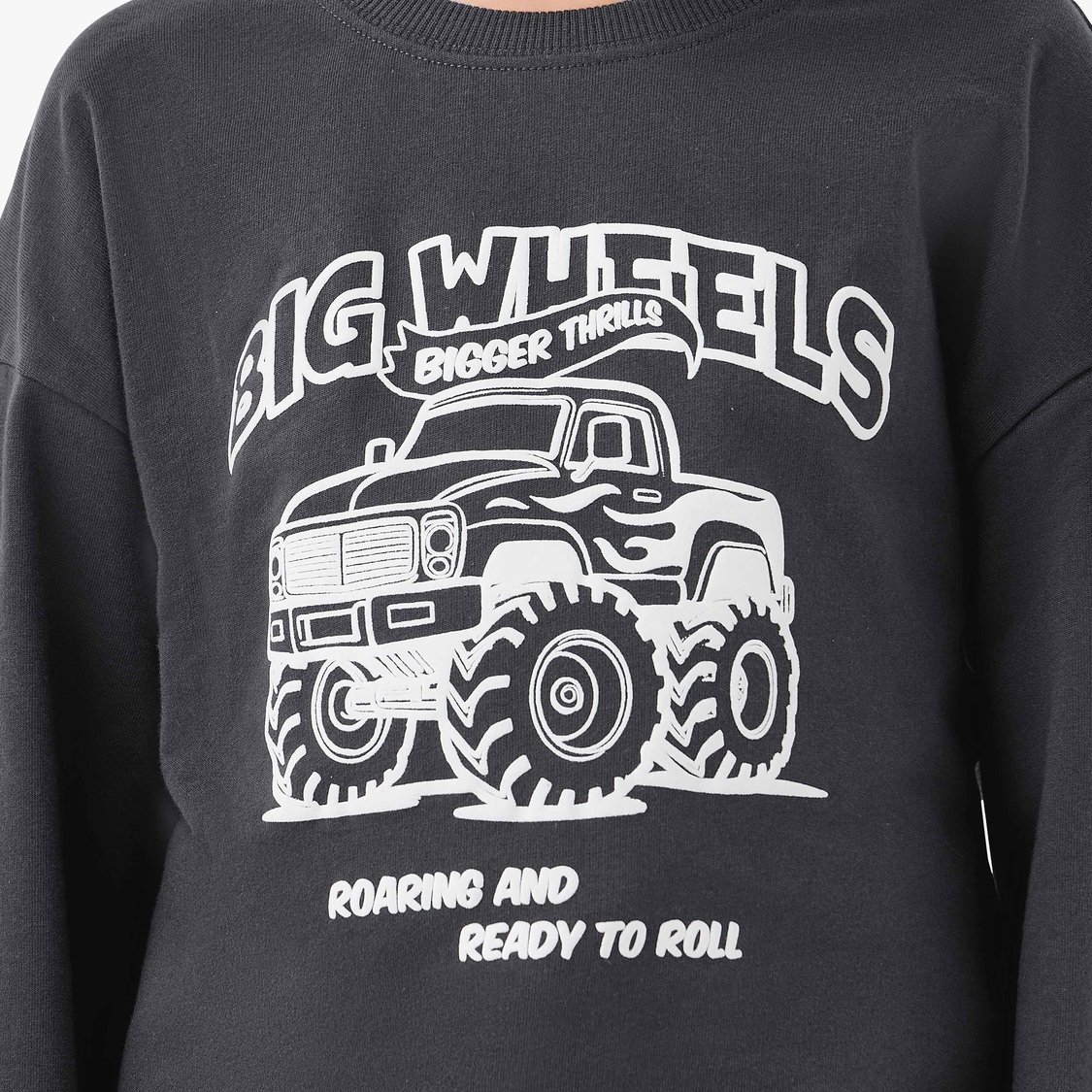 Juniors Graphic Print Sweatshirt with Long Sleeves