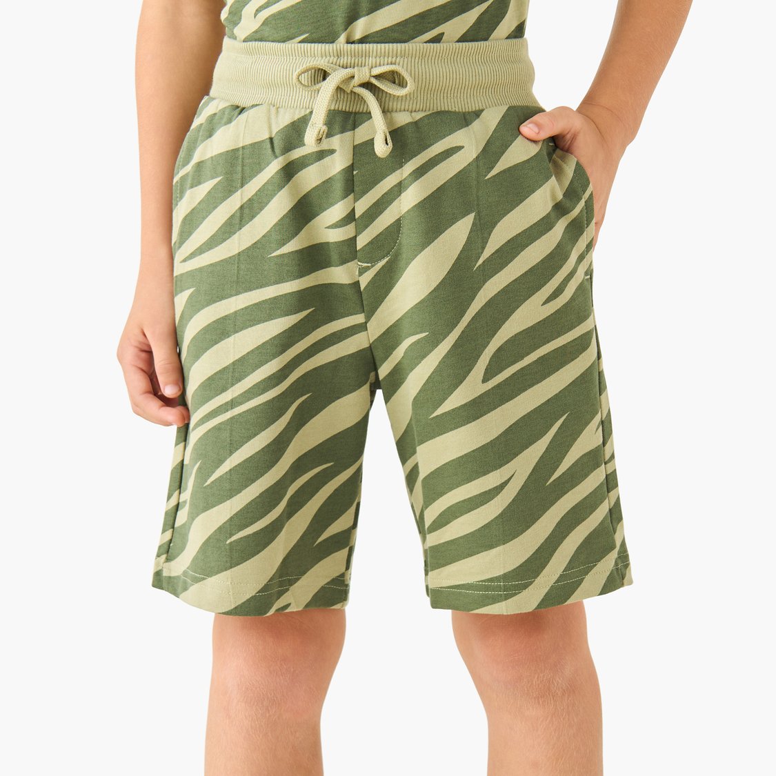 Juniors Graphic Print T-shirt and Shorts - Set of 3