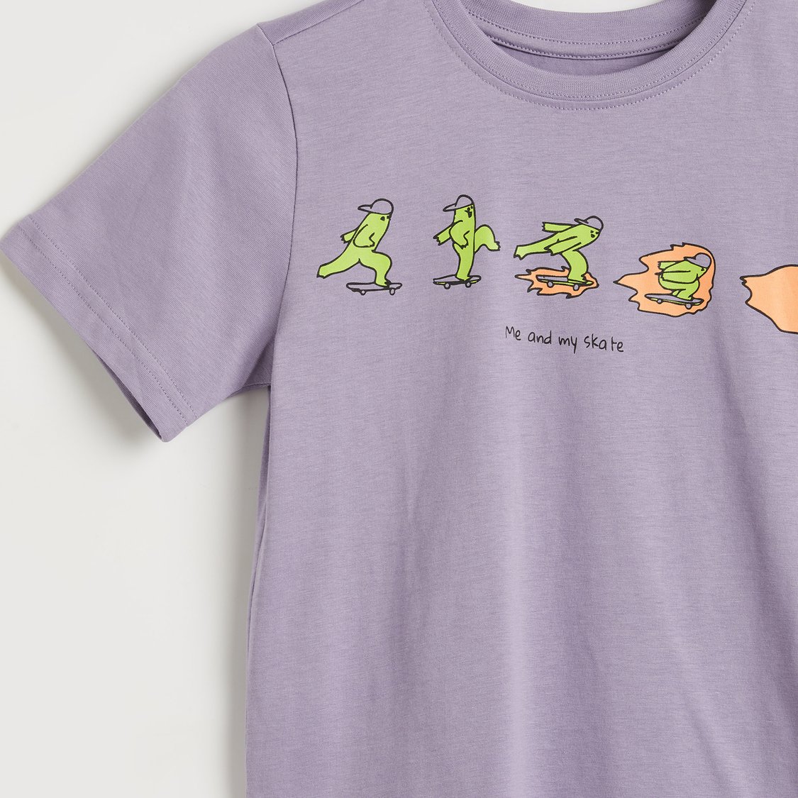 Juniors Graphic Print T-shirt