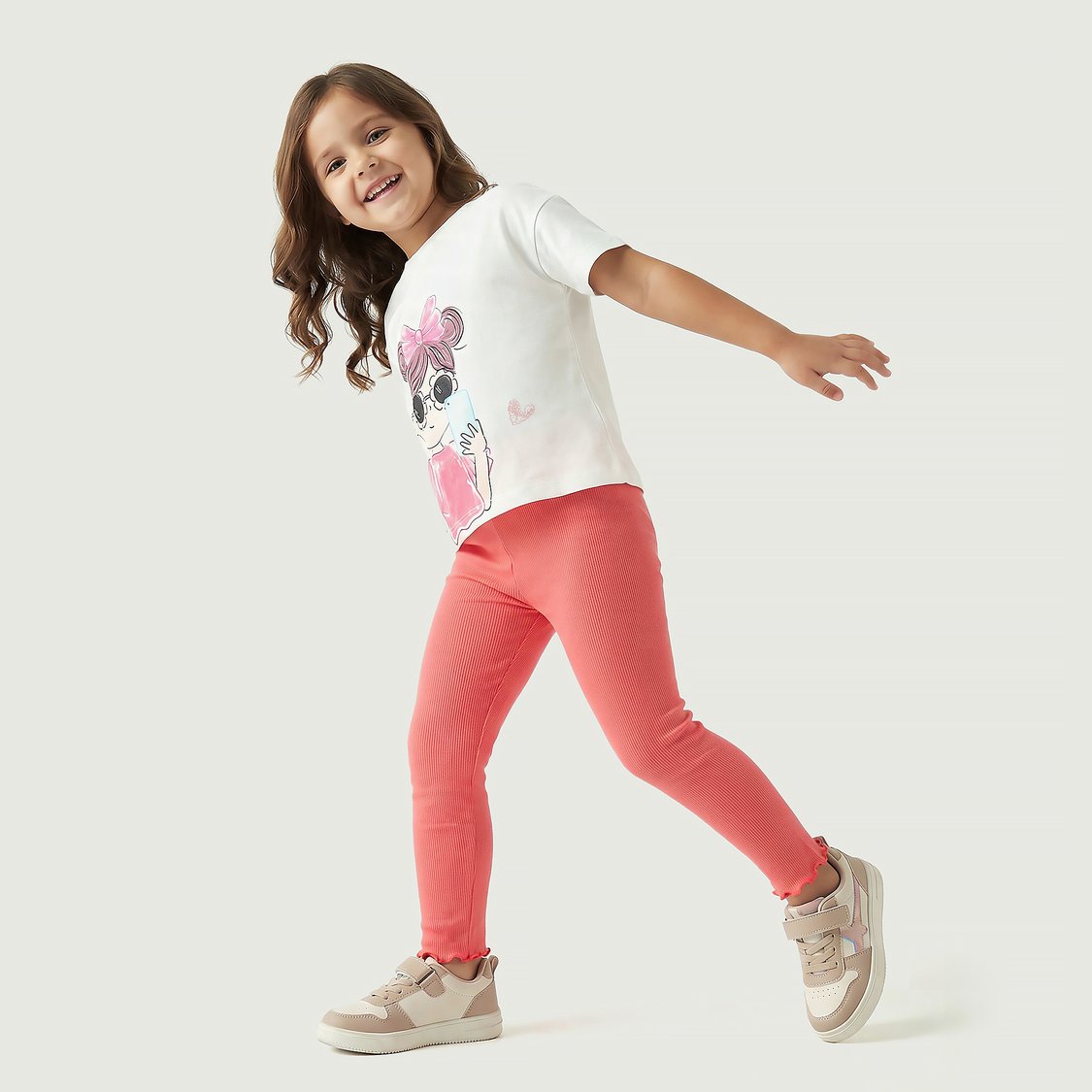 Juniors Graphic Print T-shirt
