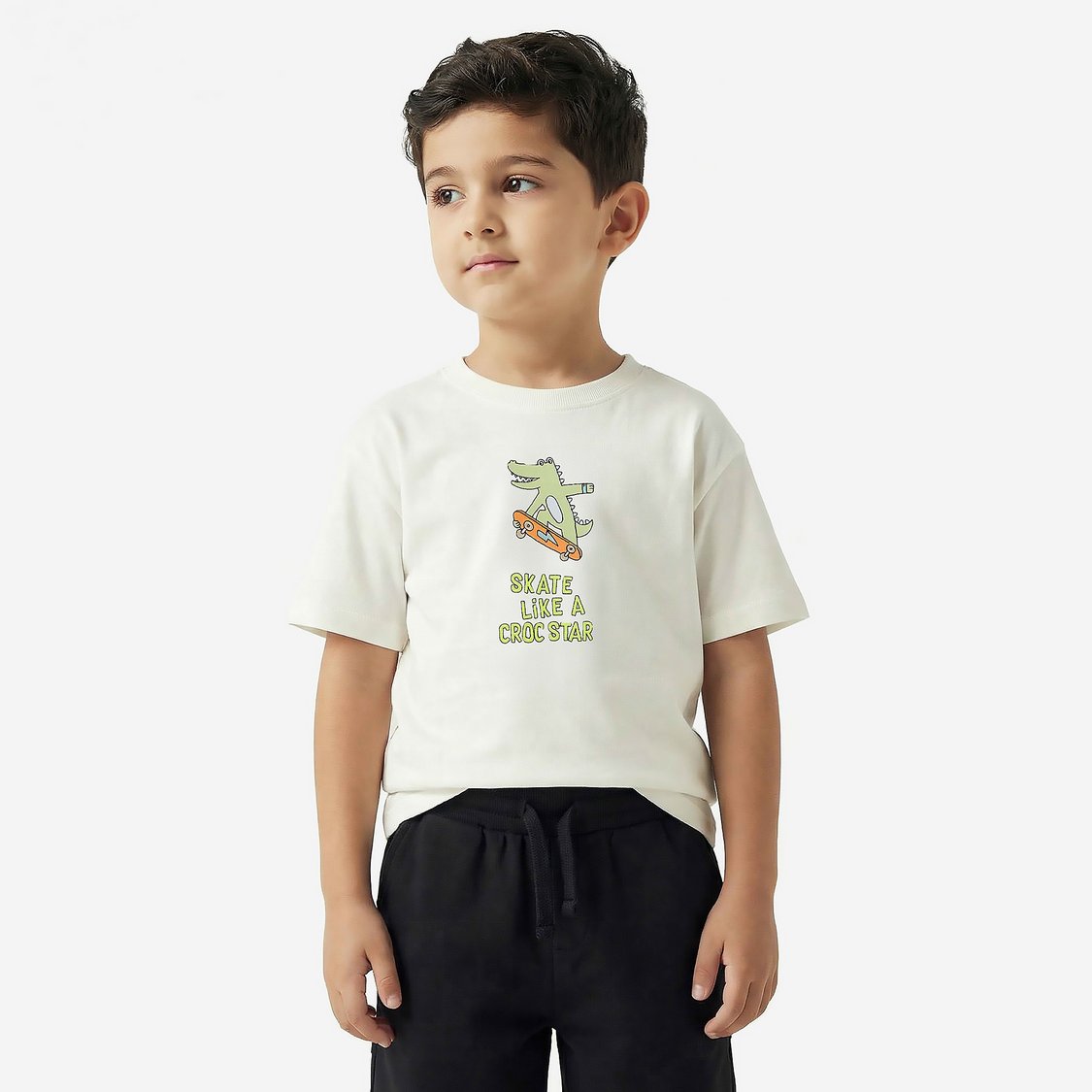 Juniors Embroidered T-shirt and Shorts Set