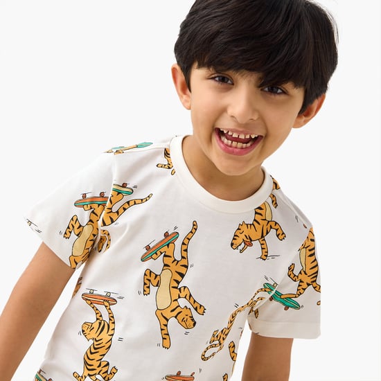 Juniors Tiger Print T-shirt with Crew Neck