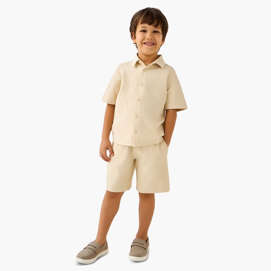 Juniors Textured Shirt and Shorts Set