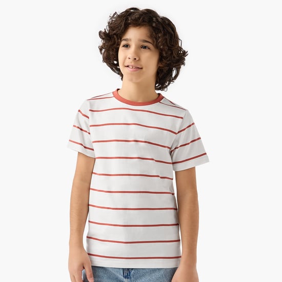 Juniors Striped T-shirt