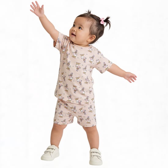 Juniors Daisy Duck Print T-shirt and Shorts Set