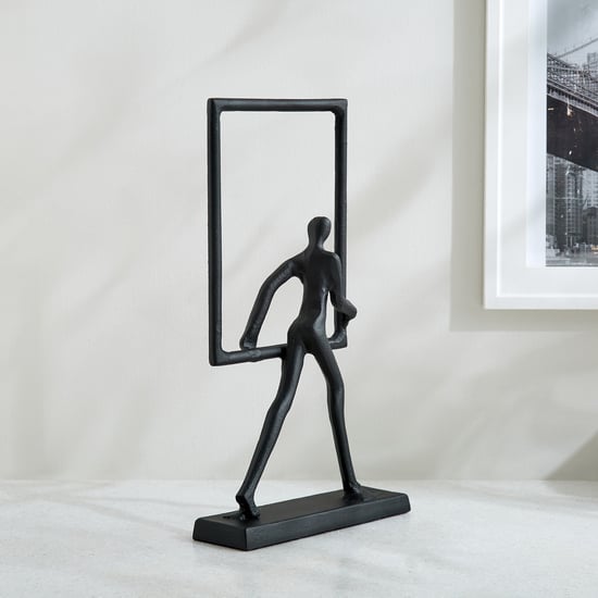 Romo Est Nico Metal Figurine