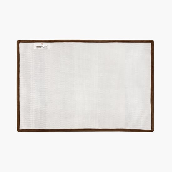 LUXE HOME INTERNATIONAL Microfibre Striped Anti-Slip Bath Mat - 60x40cm