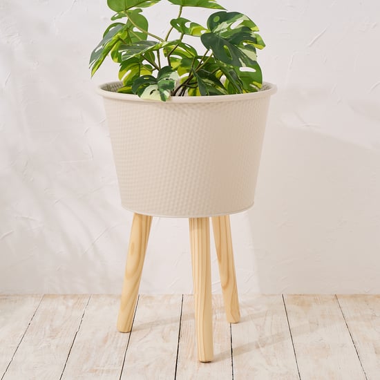Nesta Rustica Metal Floor Planter with Legs