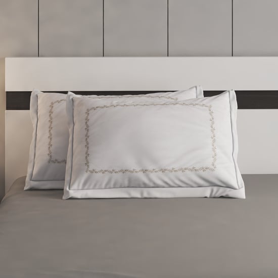 Hotel Luxe Wreath Set of 2 Embroidered Pillow Covers - 70x45cm