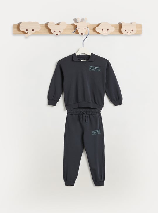 Juniors Printed T-shirt and Joggers Set