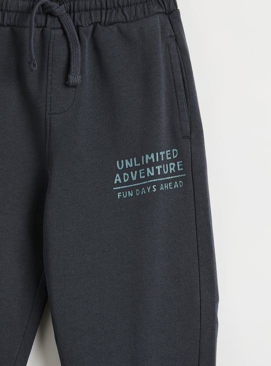 Juniors Printed T-shirt and Joggers Set