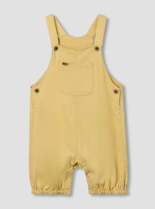 Giggles Solid T-shirt and Dungaree Set