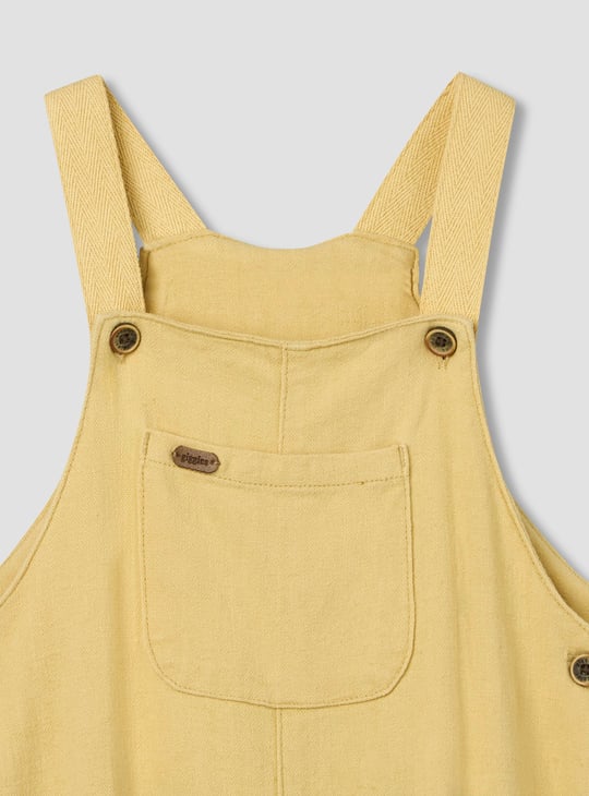 Giggles Solid T-shirt and Dungaree Set