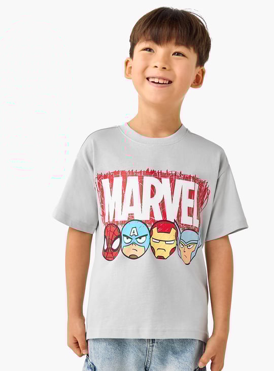 Juniors Avengers Print T-shirt