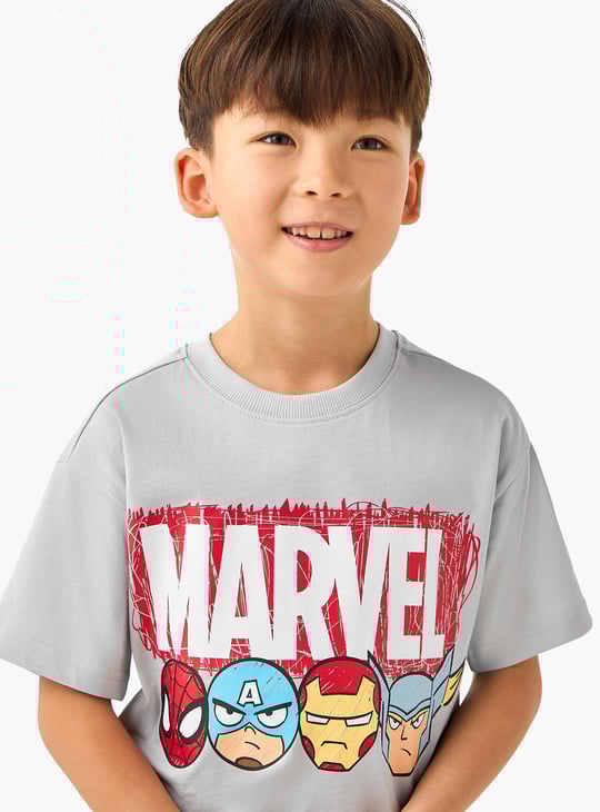 Juniors Avengers Print T-shirt