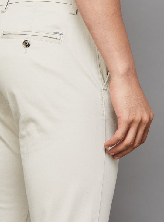 INDIAN TERRAIN Solid Brooklyn Trousers (Slim Straight)