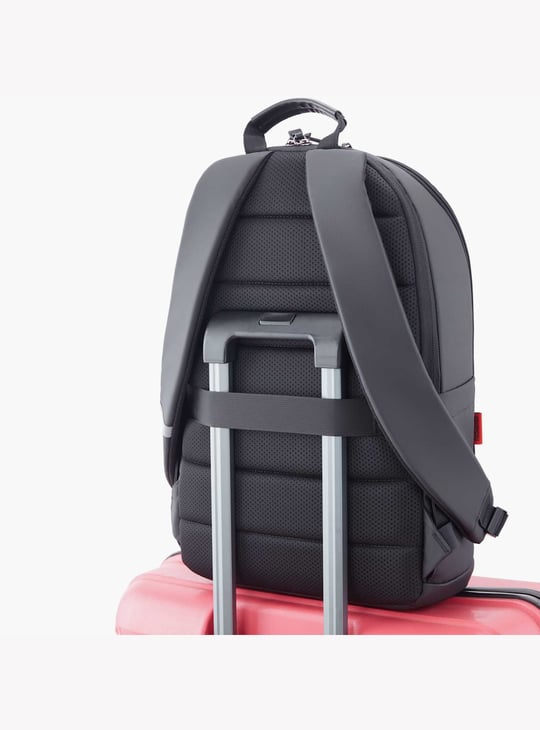 amazonbasics laptop backpack up to 17 inches AmazonBasics Adventure Laptop Backpack - Fits Up to 17 Inch Laptops: Buy  Online at Best Price in UAE