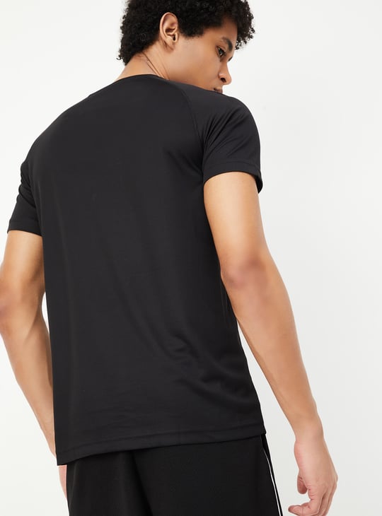 Men Slim Fit Solid Athleisure T-shirt