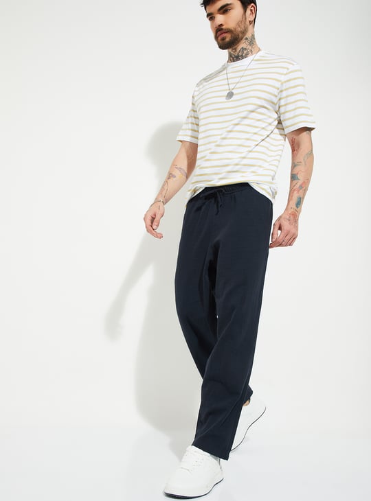 Men Solid Woven Pull-On Pants