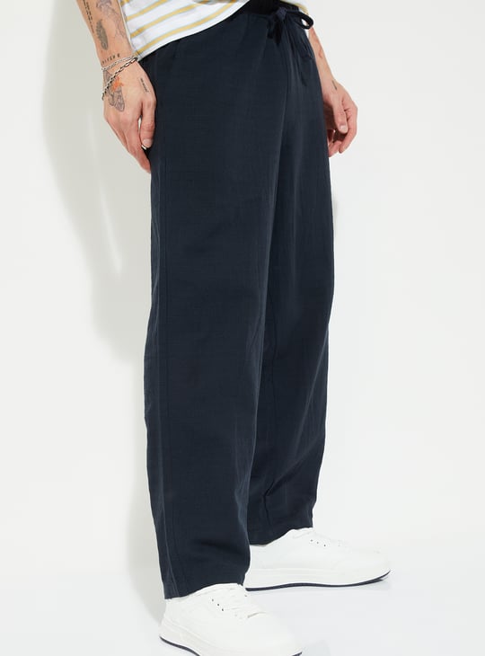Men Solid Woven Pull-On Pants