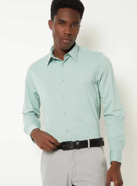 Men Solid Slim Fit Formal Shirt