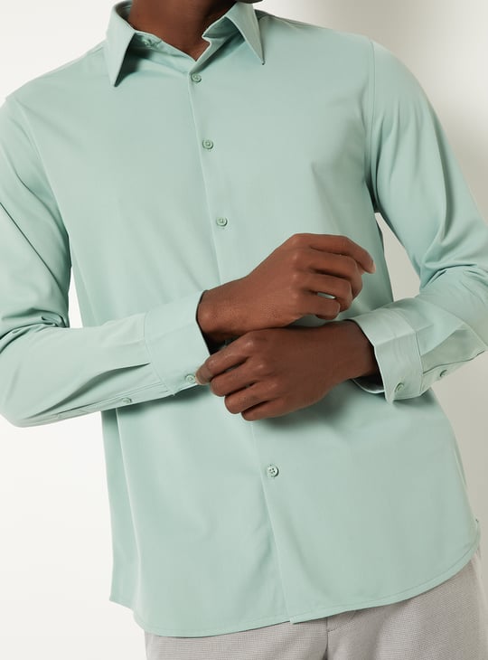 Men Solid Slim Fit Formal Shirt