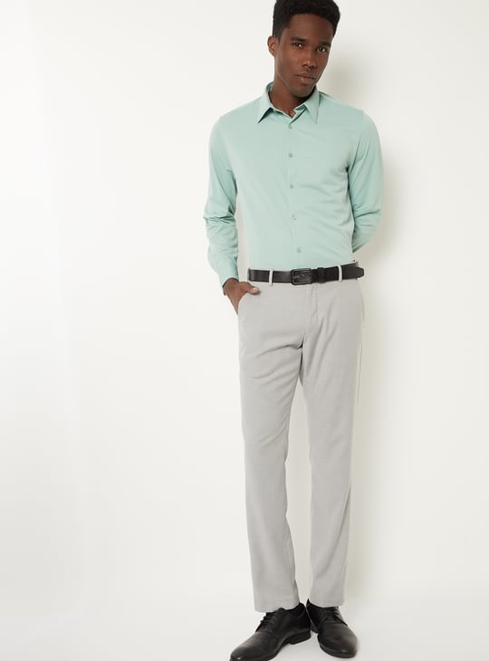 Men Solid Slim Fit Formal Shirt