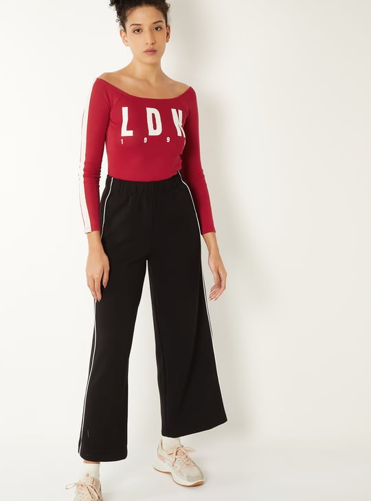 Women Printed Off-shoulder T-shirt