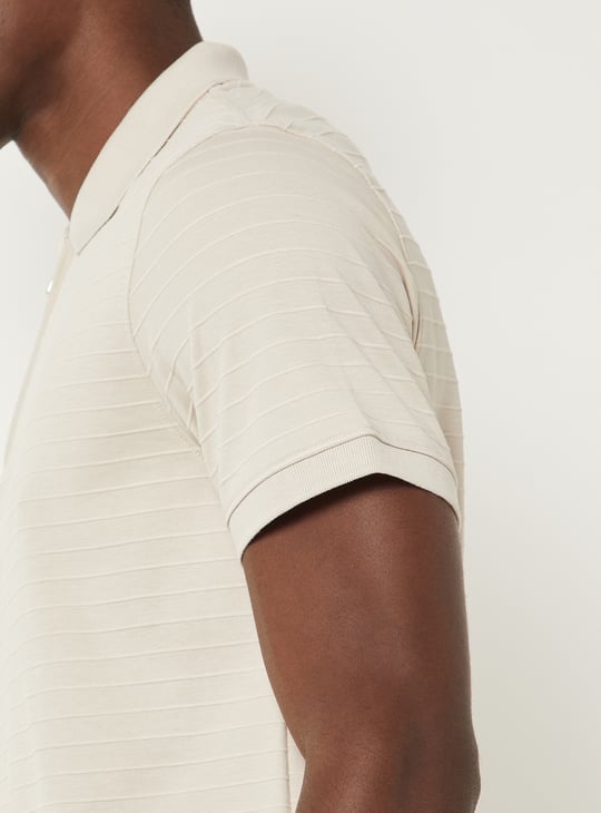 Men Textured Polo T-shirt