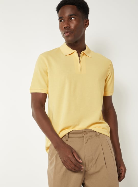 Men Solid Zipper Polo T-shirt