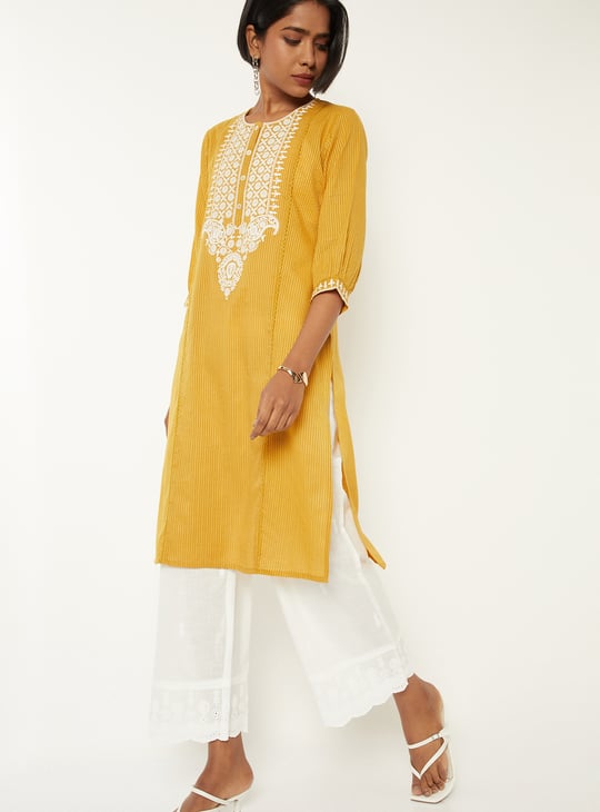 Women Embroidered Straight Kurta