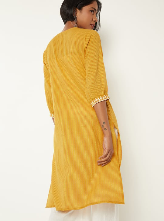 Women Embroidered Straight Kurta