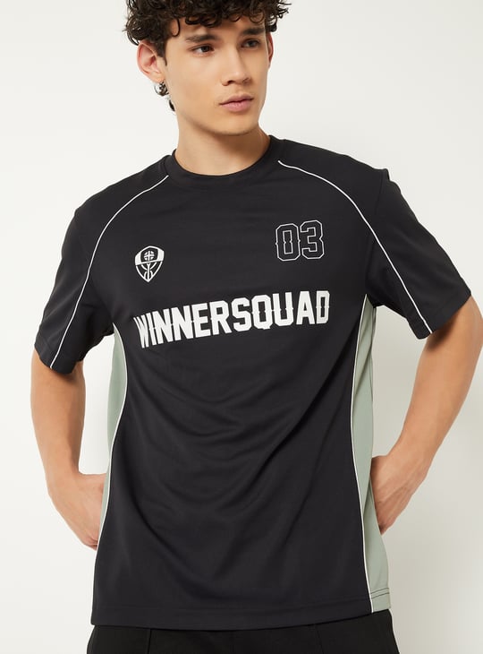 Men Typography Print Sports T-shirt