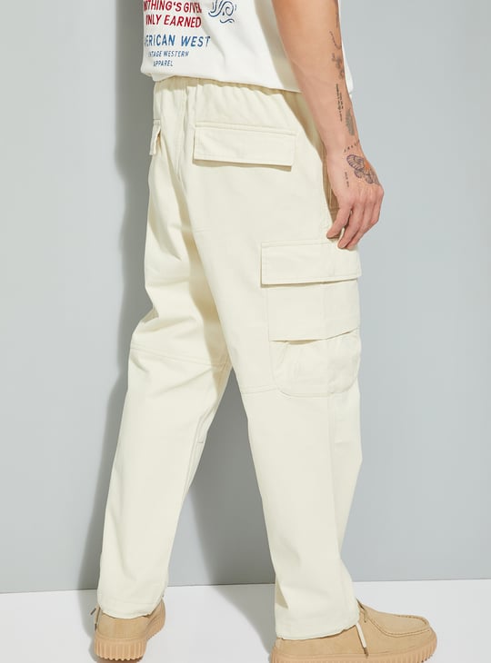 URB_N Men Solid Cargo Trousers