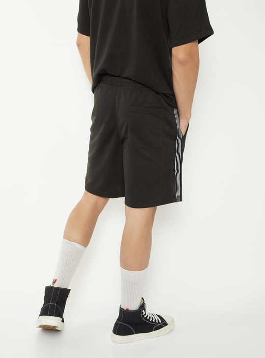 Men Striped Taping Sports Shorts