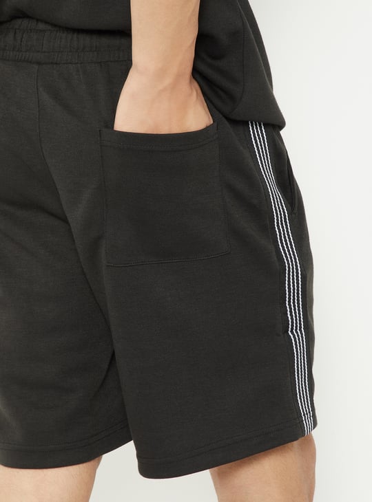 Men Striped Taping Sports Shorts