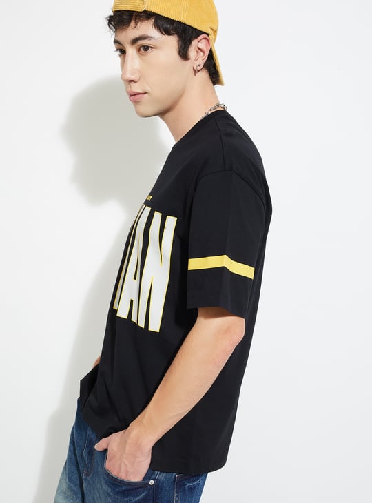 URB_N Men Batman Print Oversized T-shirt