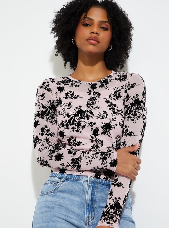 トップス UND LANDSCAPE PRINT LONG TOP Buy Women Printed Top with Camisole Online at just Rs. 699.0