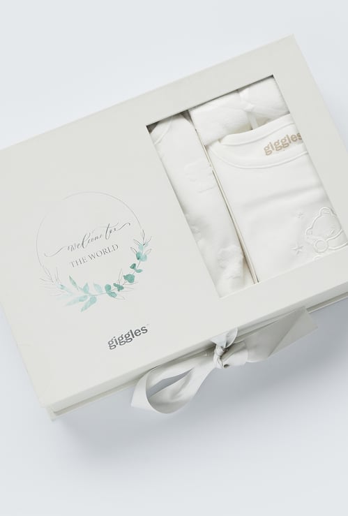 Giggles 12 Piece Embroidered Clothing Gift Set