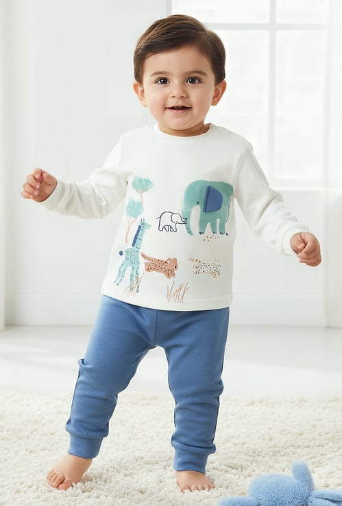 Juniors Printed T-shirt with Joggers