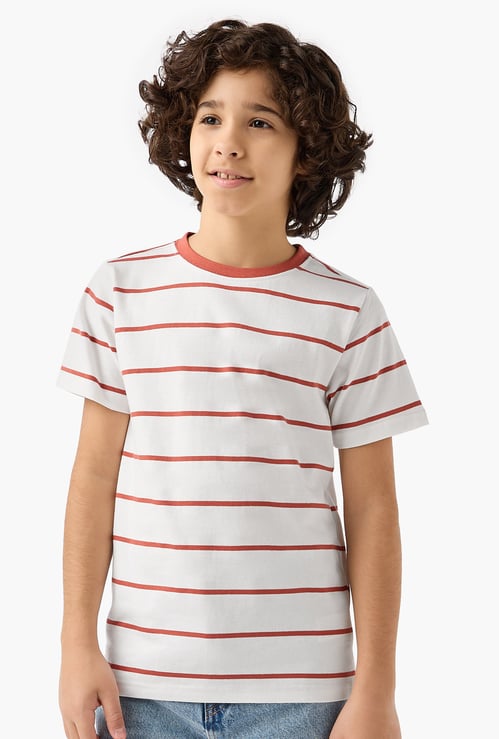 Juniors Striped T-shirt