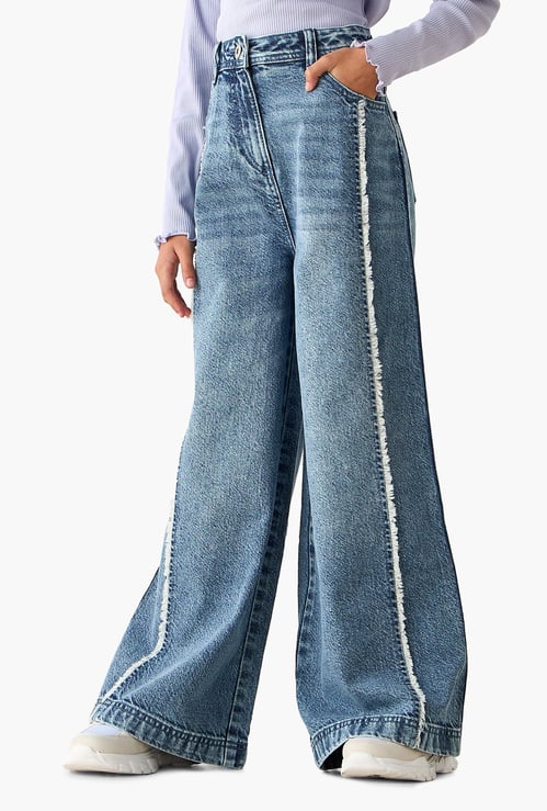 Juniors Frayed Design Jeans