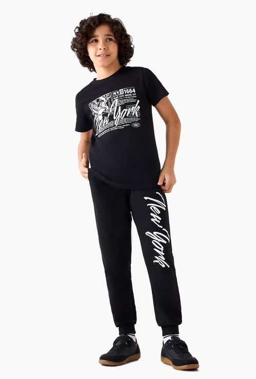 Juniors Printed T-shirt and Joggers Set