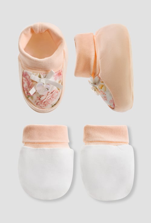 Giggles Floral Print Booties And Mittens Set