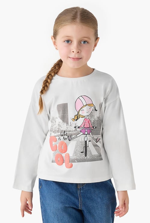 Juniors Graphic Print T-shirt with Long Sleeves