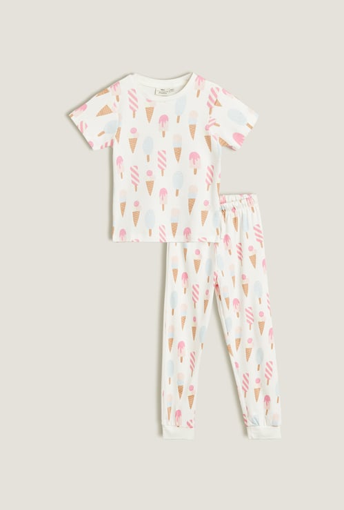 Juniors Printed T-shirt and Joggers Set
