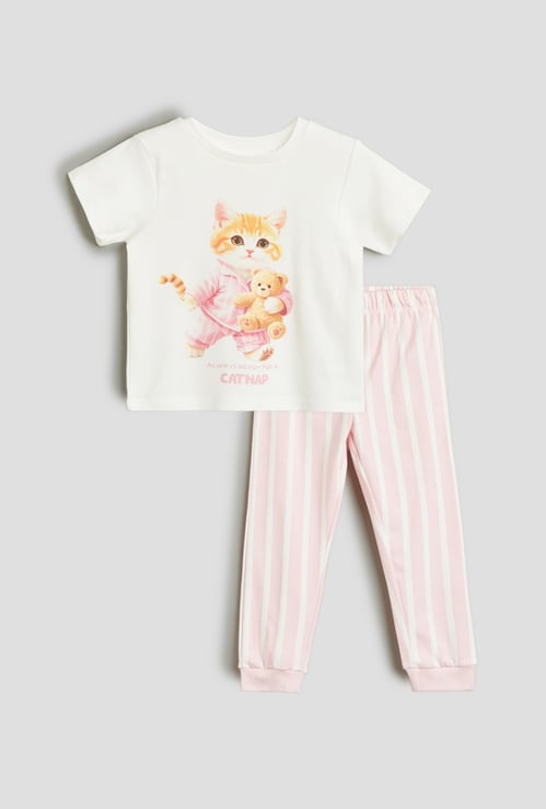 Juniors Printed T-shirt and Joggers Set