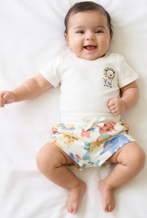Juniors Graphic Printed T-shirt